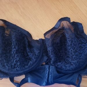 Cacique wired lacy bra